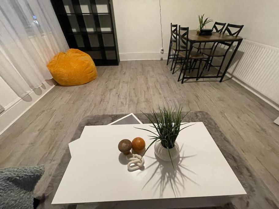 Spacious 2 Bedroom On Tower Bridge London Kültér fotó