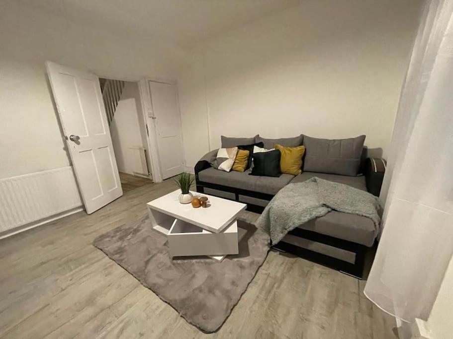 Spacious 2 Bedroom On Tower Bridge London Kültér fotó