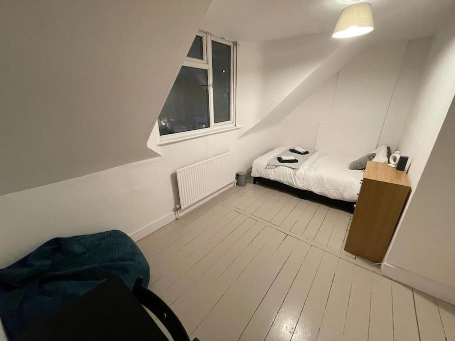 Spacious 2 Bedroom On Tower Bridge London Kültér fotó