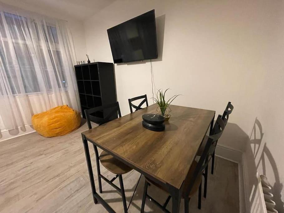 Spacious 2 Bedroom On Tower Bridge London Kültér fotó