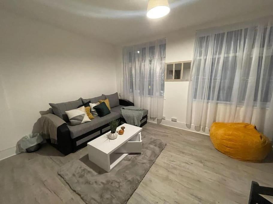Spacious 2 Bedroom On Tower Bridge London Kültér fotó